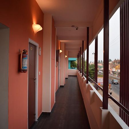 Отель Ak Sea View Residency Пондичерри Экстерьер фото
