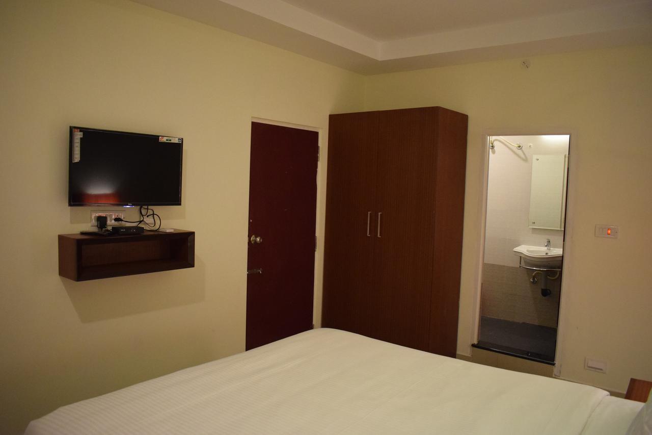 Отель Ak Sea View Residency Пондичерри Экстерьер фото
